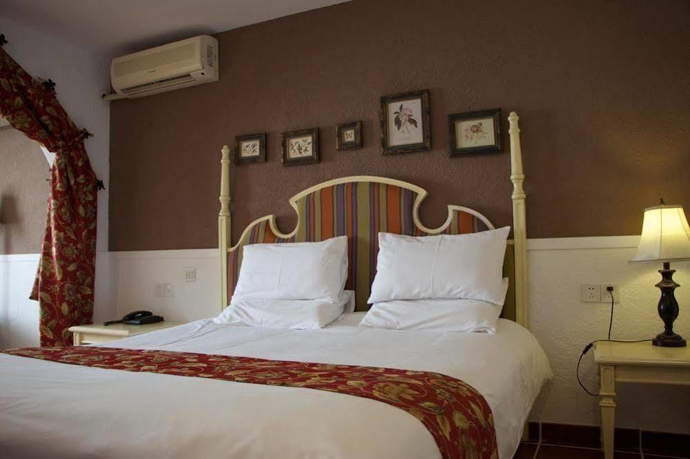 Hotel Xuhui 4*